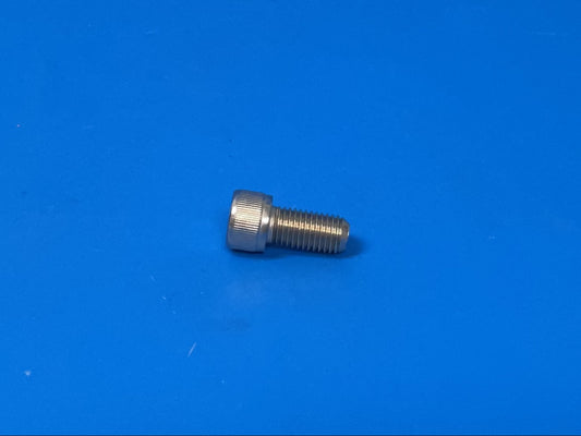 B20  : Tail Screw